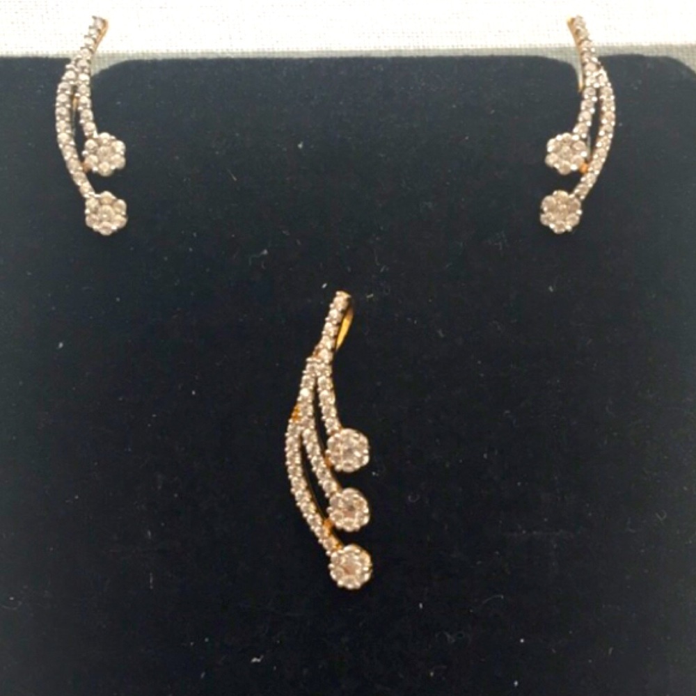 FINAL PRICE 18KT Gold diamond pendant earrings set